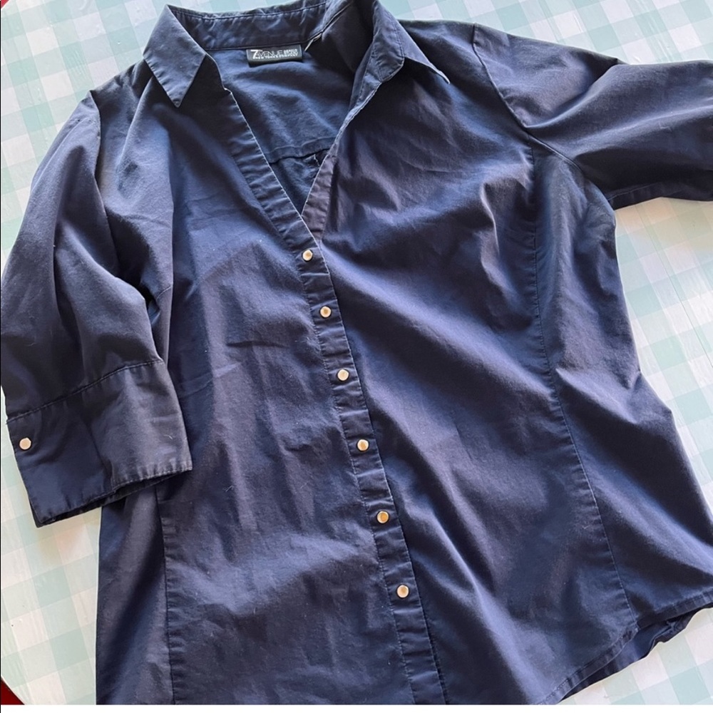 Career wear!
New York & Company 7th avenue blue button up shirt
Size large